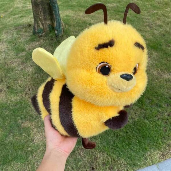 Bee Wing Movement Stirs Up Dolls